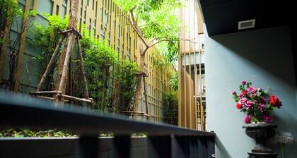 Harmonies 2 bedrooms apartment @Silom 3(BTS Saladaeng station)#1