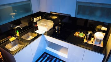 Fridge, microwave, stovetop, electric kettle