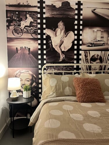 Retro Retreat on Lake Conroe