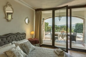 6 chambres, fer et planche à repasser, lit parapluie, Wi-Fi gratuit