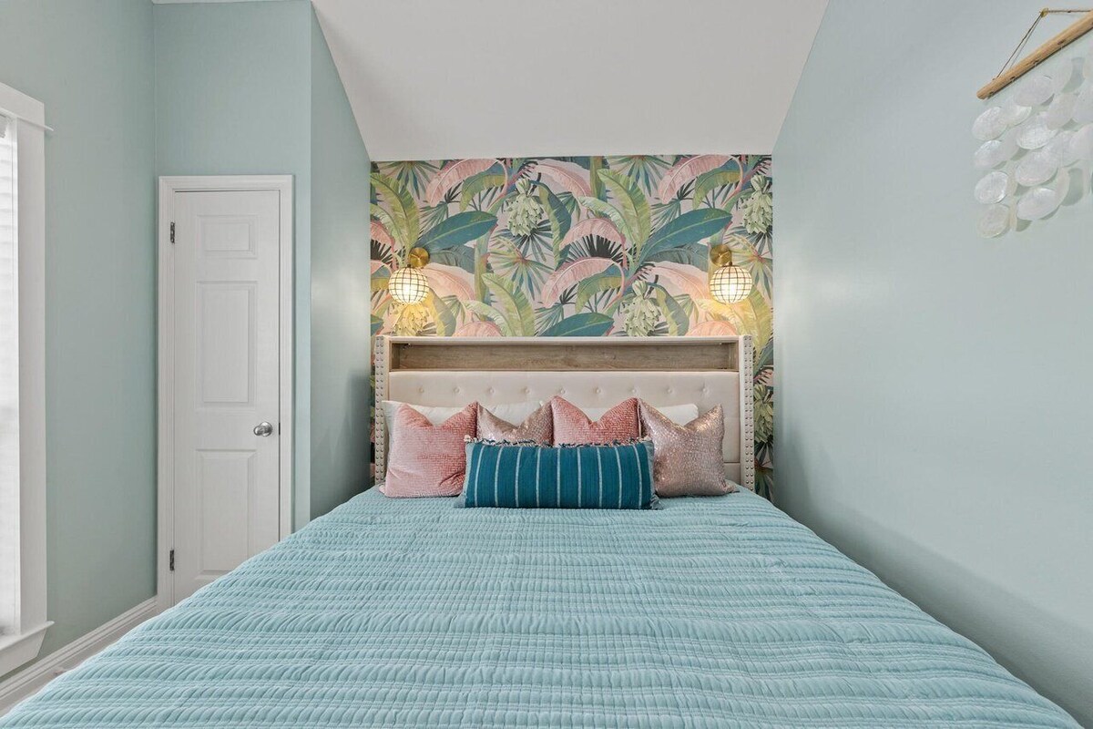 Photo 9 of Nantucket Cottages Crystal Beach 7A: Pet-friendly w/ Gulf views, steps from the beach.
