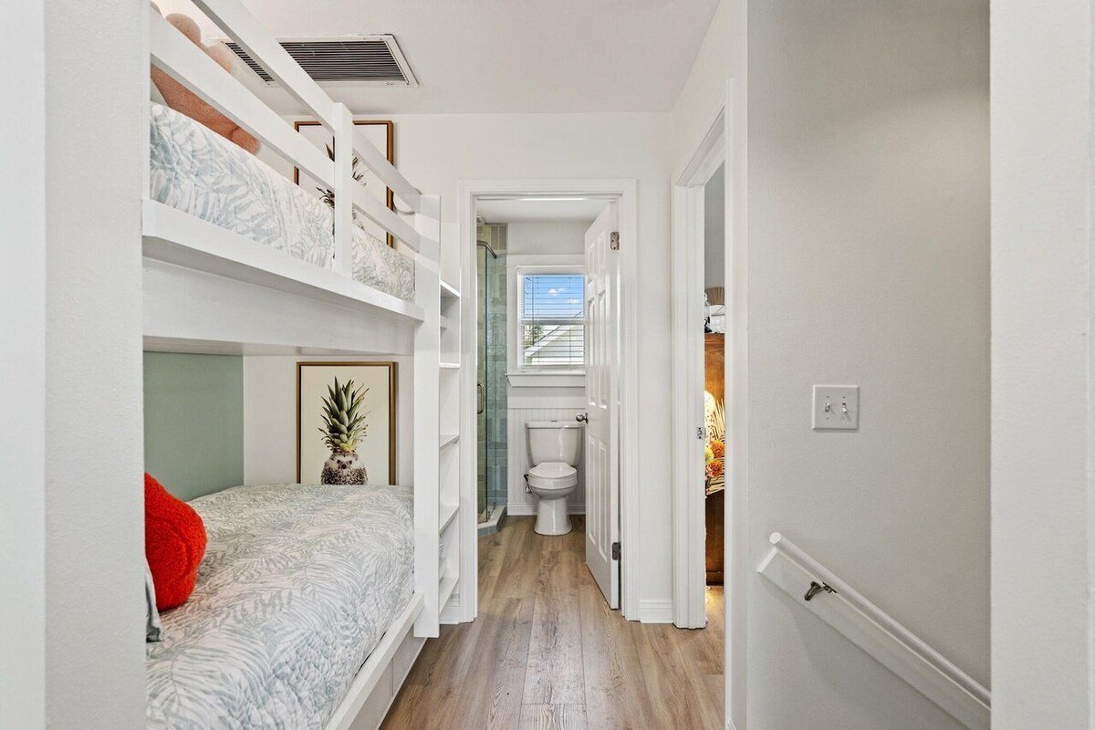 Photo 16 of Nantucket Cottages Crystal Beach 7A: Pet-friendly w/ Gulf views, steps from the beach.