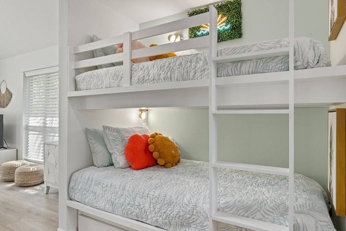 Photo 15 of Nantucket Cottages Crystal Beach 7A: Pet-friendly w/ Gulf views, steps from the beach.