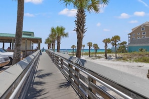 Property grounds - Nantucket Cottages Crystal Beach 7A: Pet-friendly w/ Gulf views, steps from the beach. (Destin)