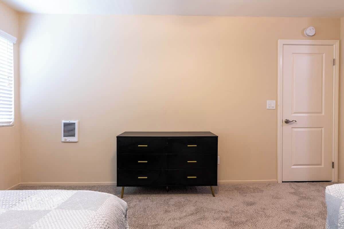 2 habitaciones, tabla de planchar con plancha y wifi gratis 