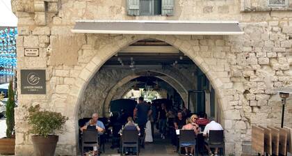 A charming 4 bedroom townhouse, easy walking distance to Eymet village.