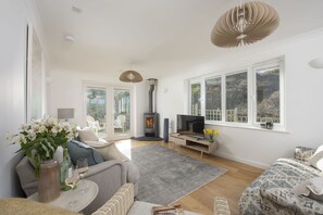 Smart-TV, peis og stereoanlegg