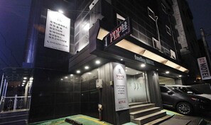 واجهة المنشأة