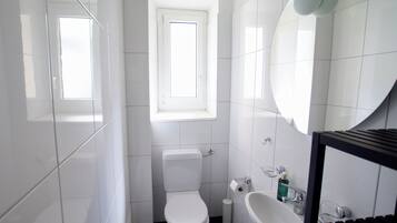 Handdukar, tvål och toalettpapper