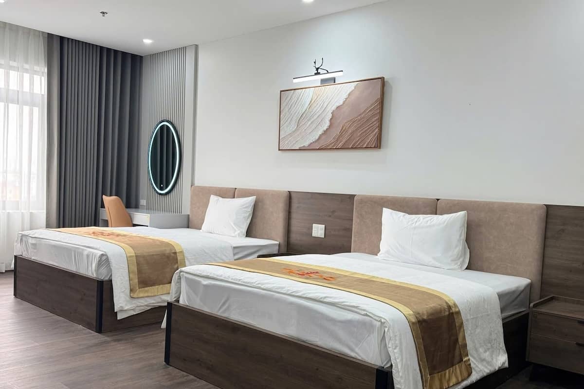 Junior Room, 2 Queen Beds | 1 bedroom, desk, laptop workspace, free WiFi