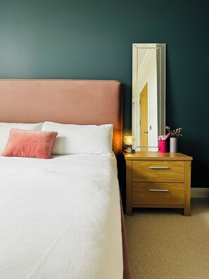 4 Schlafzimmer, Bügeleisen/Bügelbrett, kostenloses WLAN, Bettwäsche
