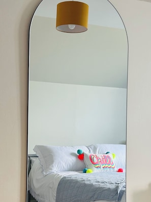 4 soverom, strykejern/-brett, wi-fi (inkludert) og sengetøy