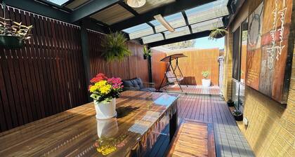 CoZy Private Room near Deer Park Train Station