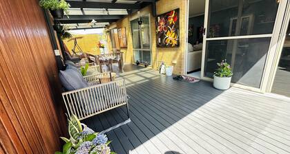 CoZy Private Room near Deer Park Train Station