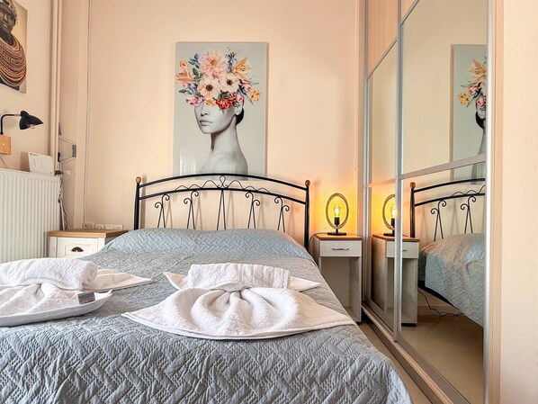 1 bedroom, iron/ironing board, internet, bed sheets