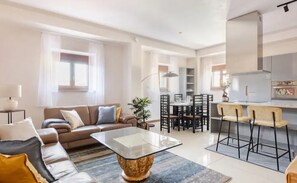 Smart TV - Piazza Brà - raffinato 130 mq con 2 suite (Verona)