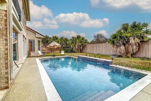 Pool - Cyfair home w/pool and theater (Houston)