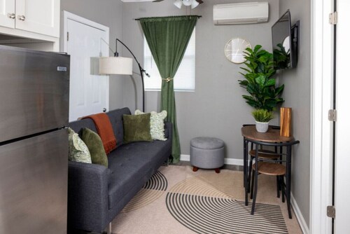 Little Rock Hideaway Cozy, Chic & Convenient