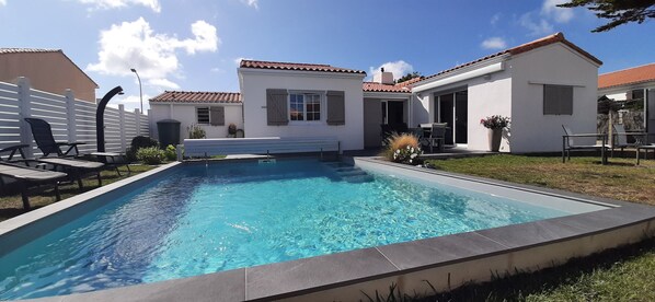 Pool - House, 400m from the corniche, from the beach, 8p, with swimming pool (Saint-Hilaire-de-Riez)