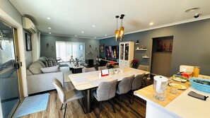 Interior - Smart Home near Deer Park Train Station - Private Room (Deer Park)