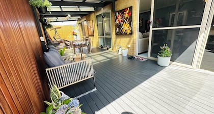 Smart Home near Deer Park Train Station - Private Room