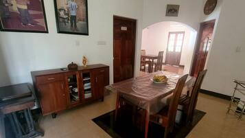 Departamento Confort, balcón | Comedor