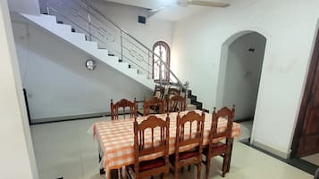 舒適公寓 | 餐廳