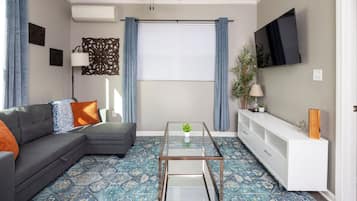 Una Smart TV, libros