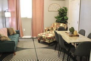 Una Smart TV, libros