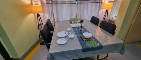 Dineren