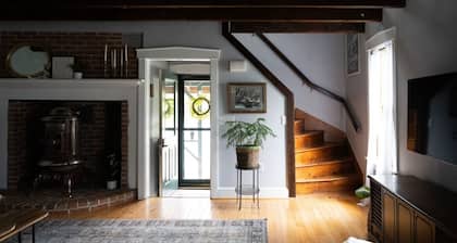 Farmette Guesthouse|Fire pit|Private|Creekside