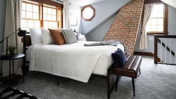 2 chambres, bureau, fer et planche Ă repasser, lit parapluie