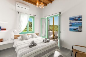 6 bedrooms, iron/ironing board, WiFi, bed sheets - Serene Paradise with Breathtaking Aegean Views (Paros)