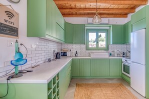 Micro-ondes, four, plaque de cuisson, lave-vaisselle