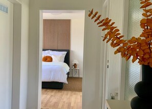 2 quartos, ferros/tábuas de passar roupa, Wi-Fi, roupa de cama