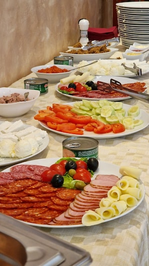 Petit déjeuner buffet compris tous les jours