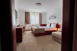 Comfort Triple Room, Mountain View | Desk, laptop workspace, free WiFi - Divski Wellness Resort (Divcibare)