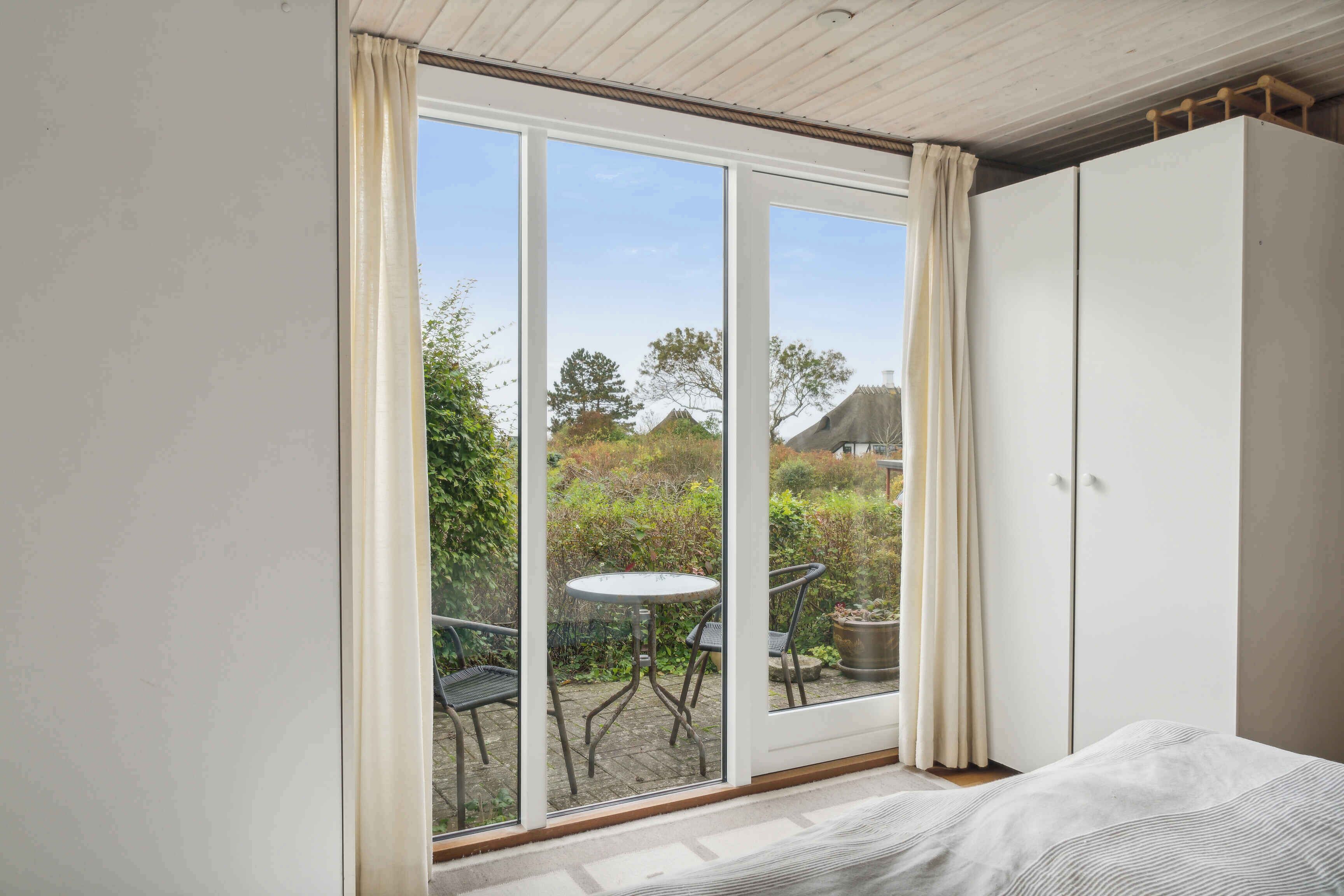 3 bedrooms, iron/ironing board, free WiFi