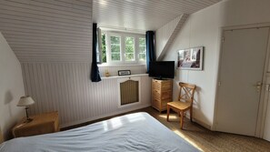 4 bedrooms, iron/ironing board - Charming, quiet house 100m from Benodet marina (Bénodet)
