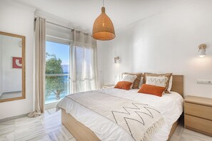 2 bedrooms, iron/ironing board, free WiFi, bed sheets - Apartment on the beachfront in Estepona, (Estepona)