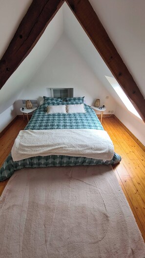 2 dormitorios, tabla de planchar con plancha, wifi y ropa de cama