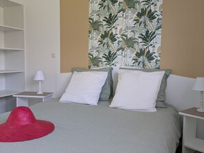 1 bedroom, free WiFi, bed sheets - Charming Coquelicot cottage near Vendée beaches (Saint-Gervais)