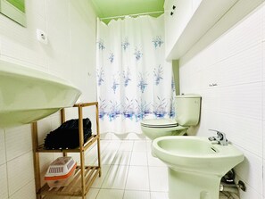 Bathroom - Sunny house in Roses with communal pool and parking (Roses)
