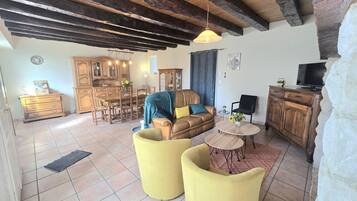 Televisión, chimenea