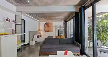 Modern Apartment with Shared Pool - By the Beach