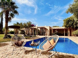 A heated pool - Riad Pura Vida 1 close to the beaches (Essaouira)