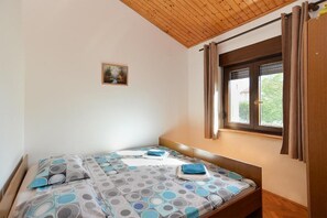2 chambres, accès à Internet, literie fournie
