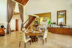 Daily cooked-to-order breakfast for a fee - Mahameru Uluwatu (Pecatu)