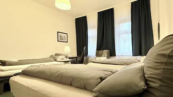 3 bedrooms, desk, iron/ironing board, WiFi