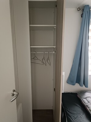 3 bedrooms, iron/ironing board
